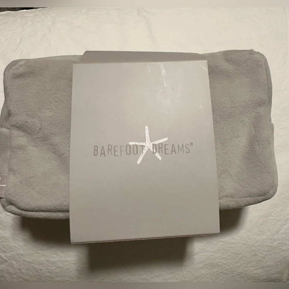 Barefoot Dreams- Eye Mask/Sock Set in Silver